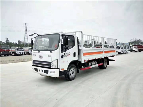 解放5米2氣瓶運(yùn)輸車專業(yè)運(yùn)輸液化氣瓶，氧氣瓶，乙炔氣瓶，氫氣瓶等壓縮氣體鋼瓶