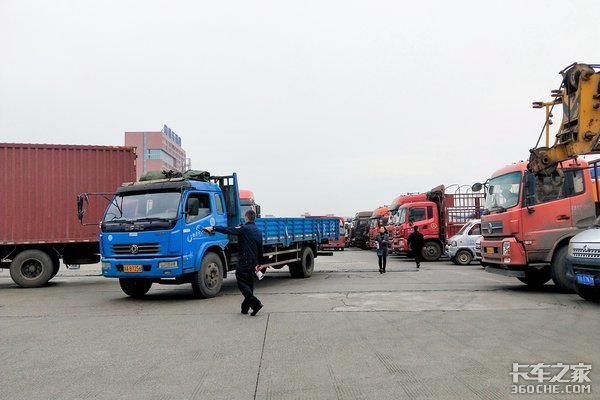 被交警暫扣車(chē)輛 產(chǎn)生費(fèi)用國(guó)家行政支付