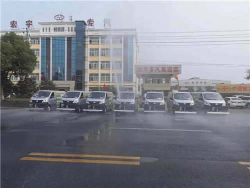 7臺長安路面養(yǎng)護車與三臺東風天錦洗掃車于今日發(fā)往貴州