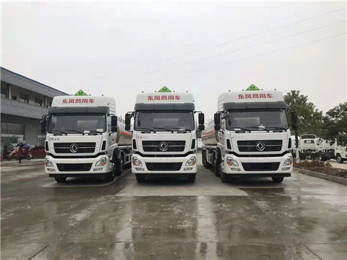 東風(fēng)天龍前四后八32噸鋁合金運(yùn)油車(chē)三兄弟齊發(fā)漢中，共襄掙錢(qián)大業(yè)