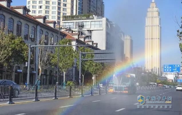 從抑塵到消毒，解放灑水抑塵車防疫消毒實力為人民服務(wù)！