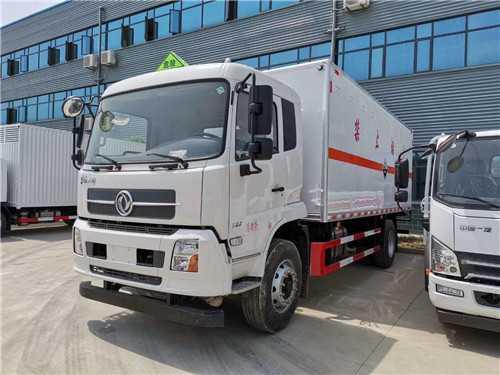 東風天錦8類腐蝕性物品廂式運輸車，環(huán)保，燃油齊全，歡迎預(yù)訂