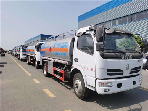 東風多利卡D7加油車批量發(fā)車了，貨車安全達標已公示