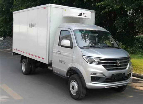 金杯廂長(zhǎng)3.4米冷藏車(chē)，容積9立方米