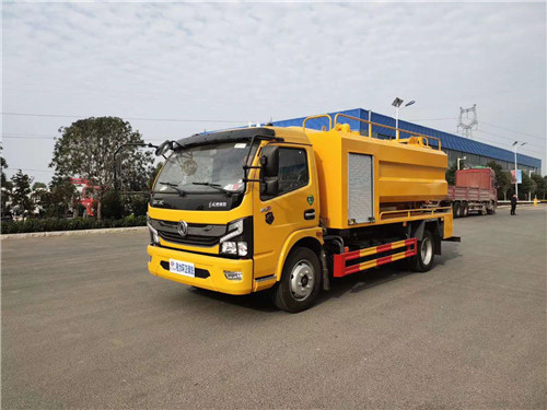 國(guó)六大多利卡清洗吸污車(chē)，吸污罐7立方，水箱2.7立方圖片參數(shù)