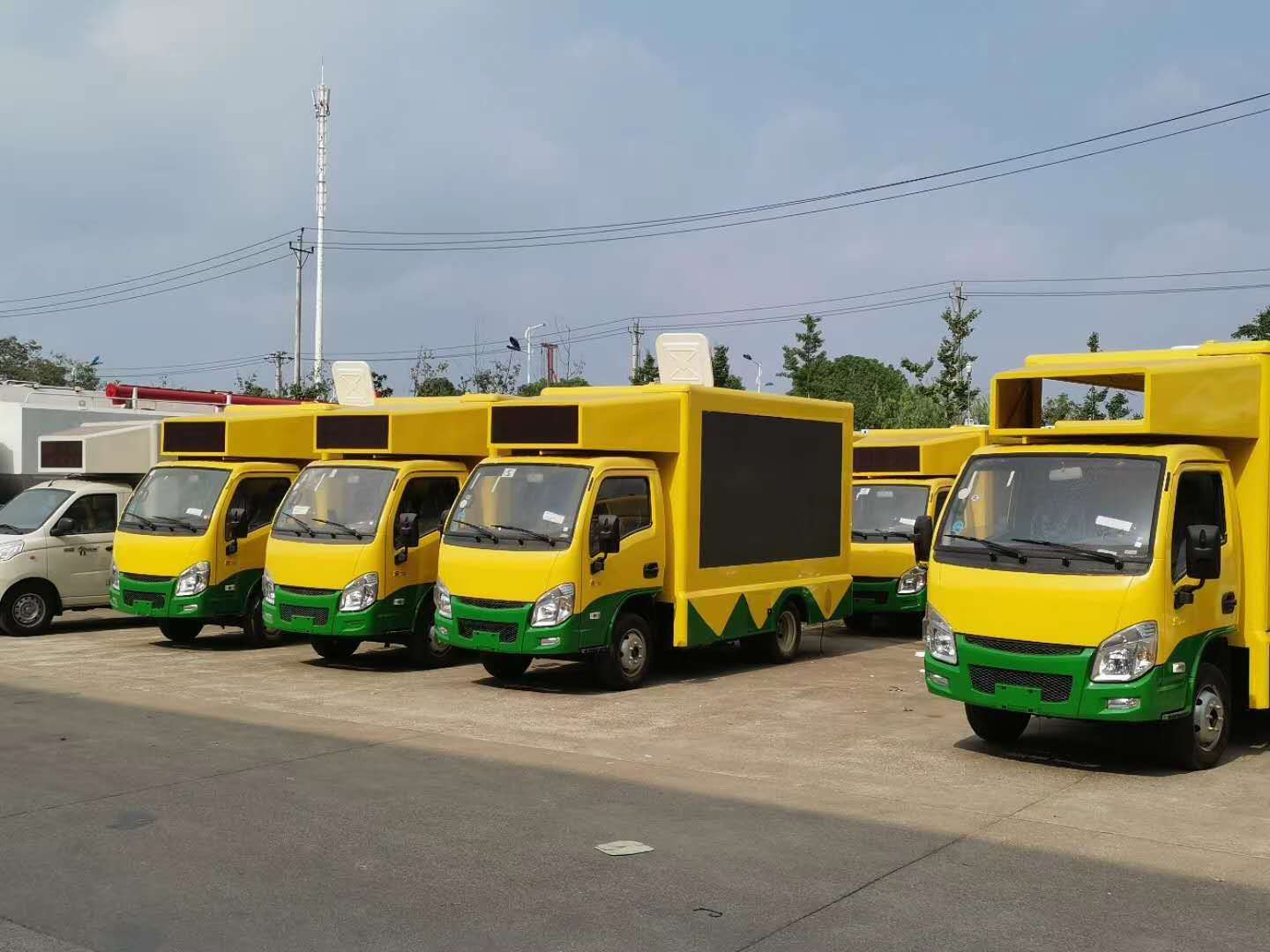 53??臺(tái)躍進(jìn)小星福??國六宣傳車，首批8臺(tái)已完成，準(zhǔn)備付交??