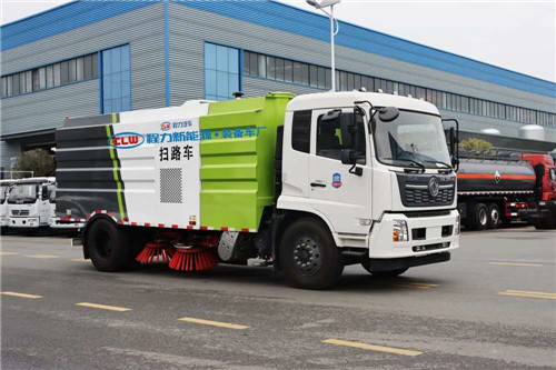 國(guó)六東風(fēng)天錦掃路車4方水箱/8方塵箱，京牌掃路，可加裝前沖后灑