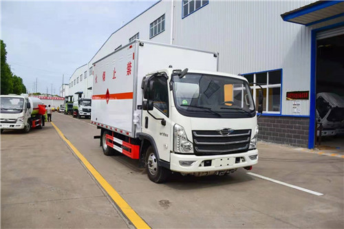 福田時代4.2米危險品廂式現(xiàn)車2臺可出爆破，氣體，液體，腐蝕，雜項