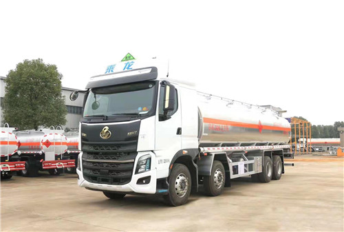 顏值擔(dān)當(dāng)，實(shí)力悍將東風(fēng)柳汽8*4運(yùn)油車（國(guó)六）全國(guó)熱銷