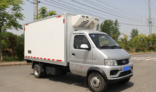 開(kāi)瑞優(yōu)勁T70L國(guó)六3.22米冷藏車(chē)，短途運(yùn)輸是個(gè)不錯(cuò)的選擇