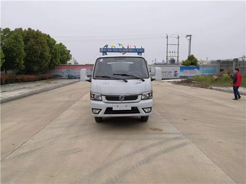 國六東風途逸2.5方灑水車，包上北京牌照
