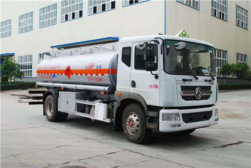 國(guó)六東風(fēng)D9型10.8噸柴油加油車(chē)、13方國(guó)六東風(fēng)油罐車(chē)