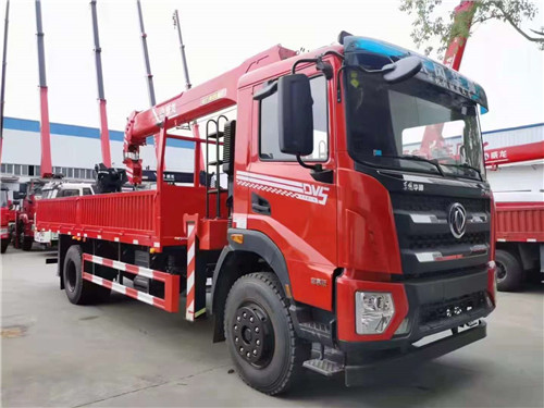 國六東風(fēng)華神DV5隨車吊匹配威龍8噸4節(jié)臂吊機(jī)，6.1米貨廂