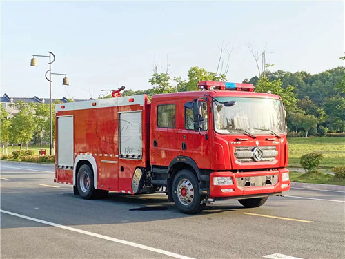 國(guó)六東風(fēng)D9六噸水罐消防車(chē)、泡沫消防車(chē)