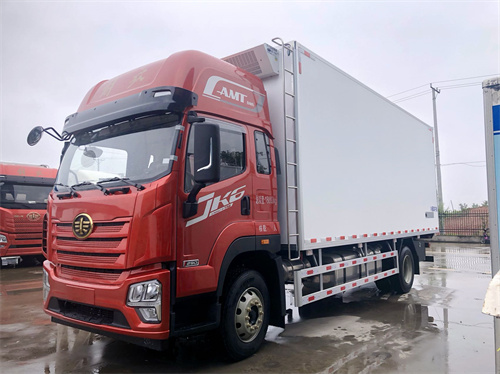 解放J6K 6.8米冷藏車，解放品質(zhì)，引領(lǐng)全球！
