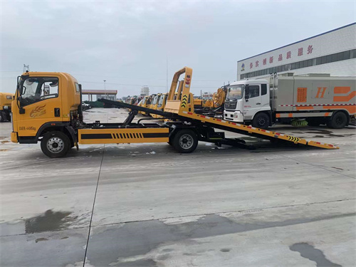 小豪曼3650軸距7噸板清障車(chē)不僅擁有出色的承載能力，還具有舒適性和安全性