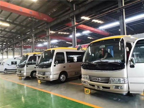  程力集團(tuán)中標(biāo)后，旅居車專業(yè)廠承接了此生產(chǎn)任務(wù)，抽調(diào)專業(yè)的生產(chǎn)力量，前期先定制改裝了一臺(tái)樣車以供采購(gòu)方考察驗(yàn)收。