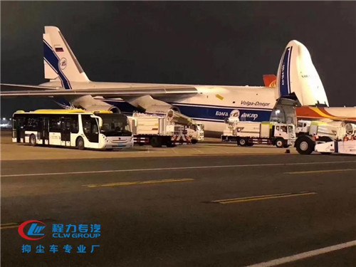 程力集團(tuán)彰顯大企風(fēng)范，八天交付45臺(tái)東風(fēng)天錦抑塵車出口阿聯(lián)酋！