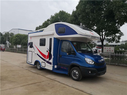 依維柯C型歐勝旅居房車，是實(shí)現(xiàn)您 “生活中旅行，旅行中生活”的車型 (1).jpg