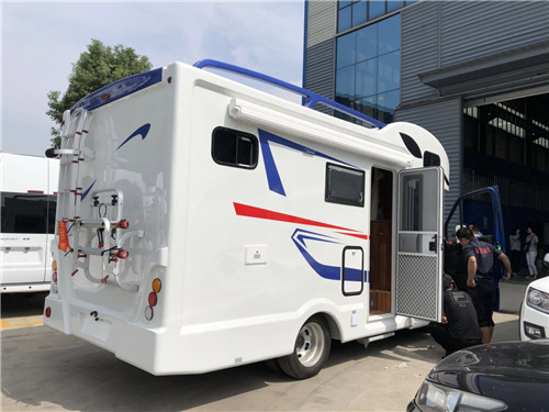 依維柯C型歐勝旅居房車，是實(shí)現(xiàn)您 “生活中旅行，旅行中生活”的車型 (8).jpg