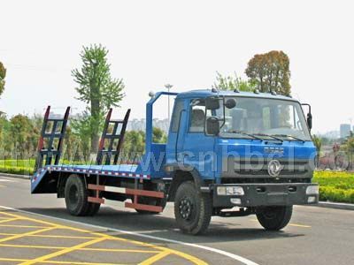 東風(fēng)153挖掘機(jī)拖板車(chē)