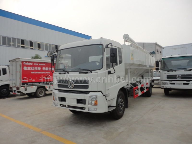 東風(fēng)散裝飼料運(yùn)輸車(chē)