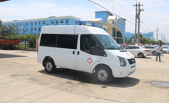 江鈴救護(hù)車(chē)